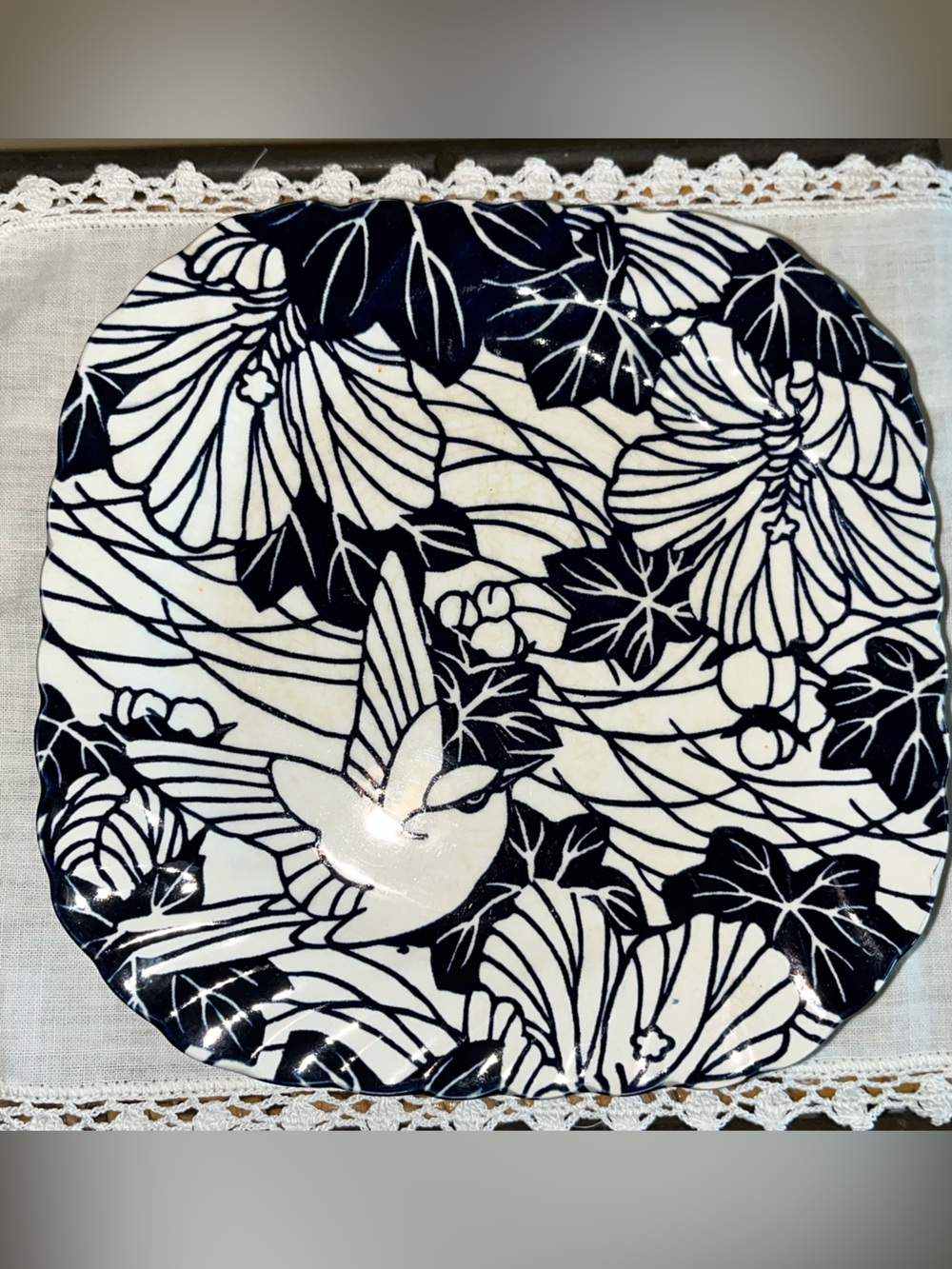 4 Johnson Brothers Metropolitan Museum of Art Hummingbird Blue and White Salad